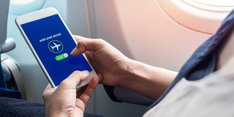 does airplane mode save your battery
