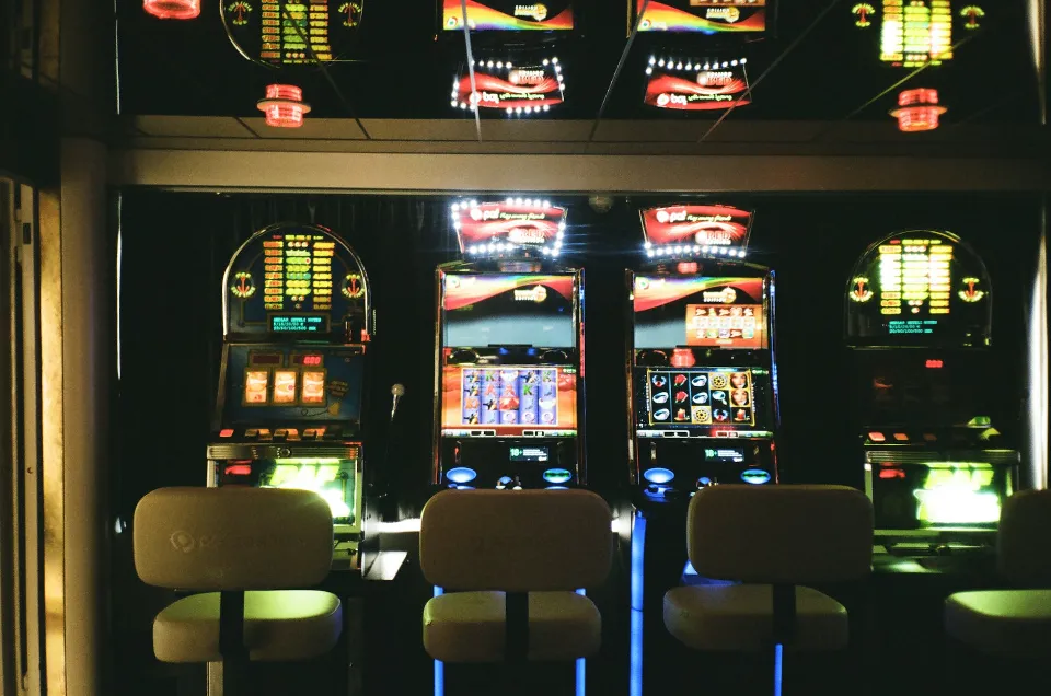 11 Tips on How to Stop Gambling and Save Money